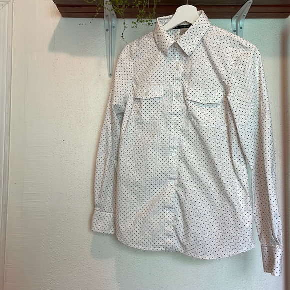 Crisp White with Black Polka Dots LL Bean - Picture 4 of 7